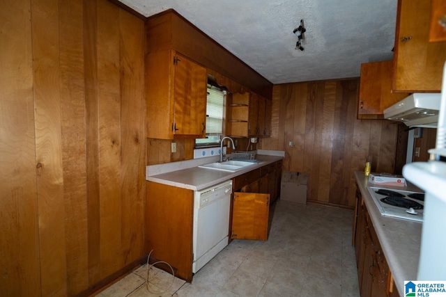 2632 2ND STREET NW, Center Point, AL 35215