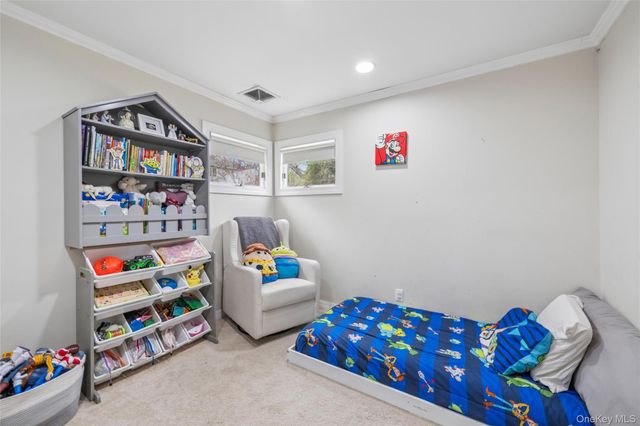 12 Long Street, Lake Grove, NY 11755