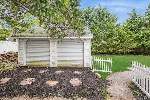 12 Long Street, Lake Grove, NY 11755