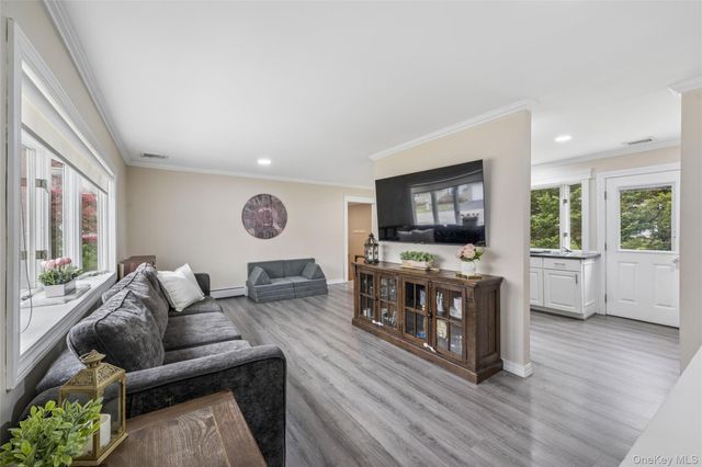 12 Long Street, Lake Grove, NY 11755