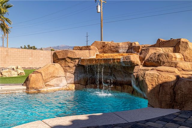 2181 East Winery Road, Pahrump, NV 89048