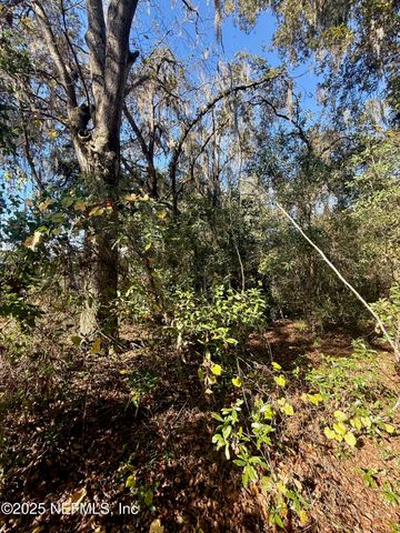 892 LAKE SHORE Terrace, Interlachen, FL 32148