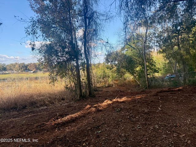 892 LAKE SHORE Terrace, Interlachen, FL 32148