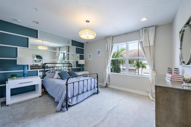 1932 Juno Landing Lane, North Palm Beach, FL 33408