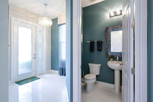 1932 Juno Landing Lane, North Palm Beach, FL 33408