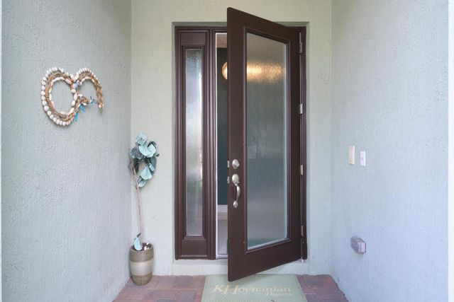 1932 Juno Landing Lane, North Palm Beach, FL 33408