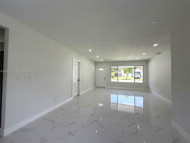 2150 N 66th Avenue, Hollywood, FL 33024