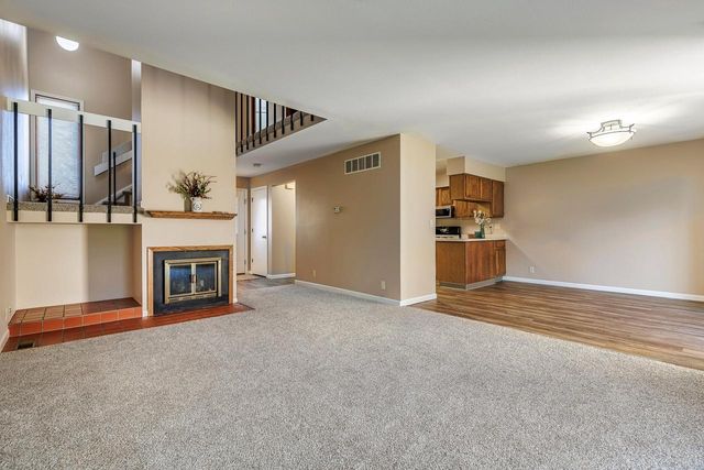 3380 East AVENUE S, La Crosse, WI 54601