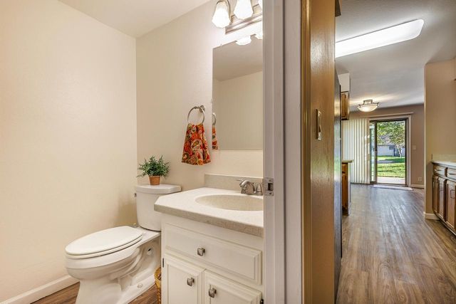 3380 East AVENUE S, La Crosse, WI 54601