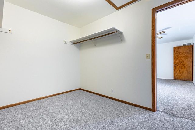 3380 East AVENUE S, La Crosse, WI 54601