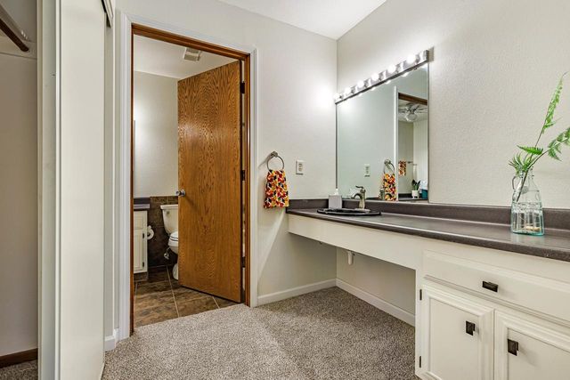 3380 East AVENUE S, La Crosse, WI 54601