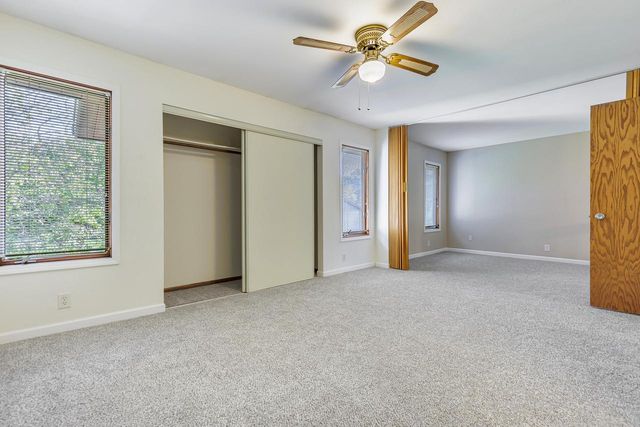 3380 East AVENUE S, La Crosse, WI 54601