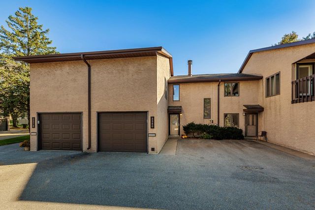 3380 East AVENUE S, La Crosse, WI 54601