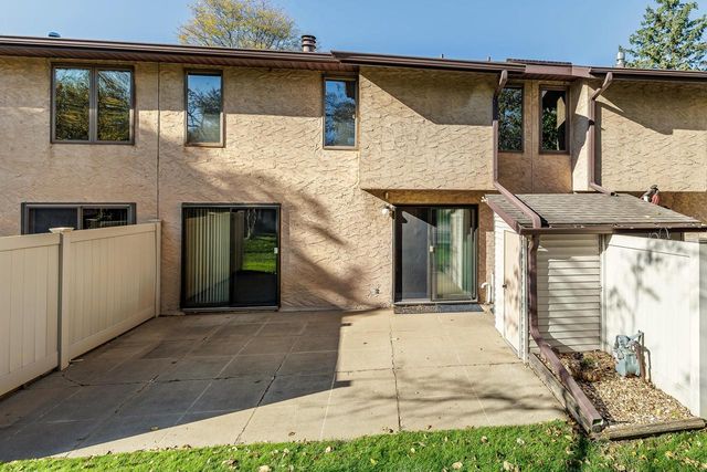 3380 East AVENUE S, La Crosse, WI 54601