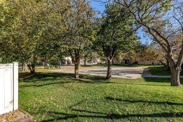 3380 East AVENUE S, La Crosse, WI 54601