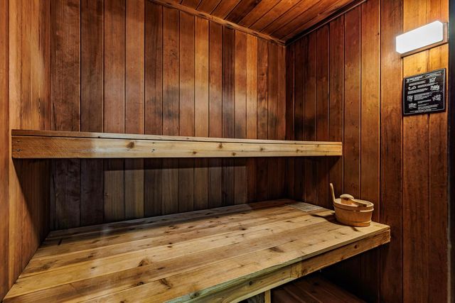 3380 East AVENUE S, La Crosse, WI 54601