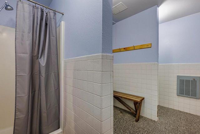 3380 East AVENUE S, La Crosse, WI 54601