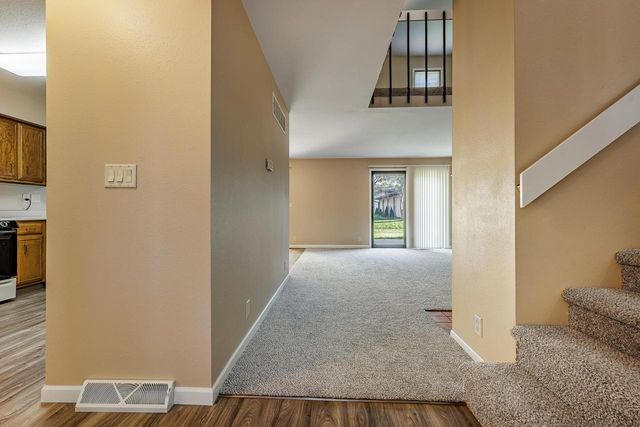 3380 East AVENUE S, La Crosse, WI 54601