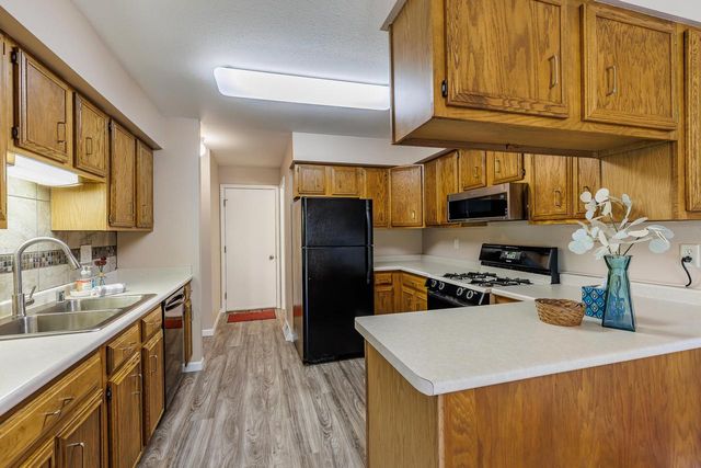 3380 East AVENUE S, La Crosse, WI 54601