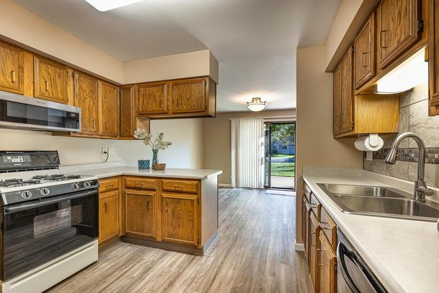 3380 East AVENUE S, La Crosse, WI 54601