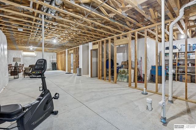 20743 Nina Street, Elkhorn, NE 68022