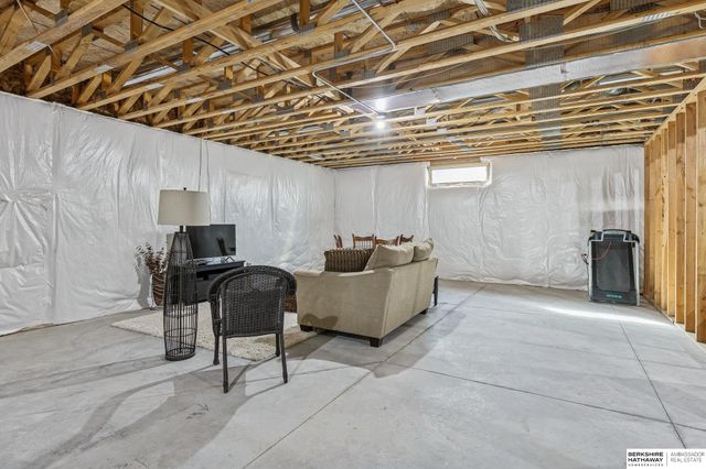 20743 Nina Street, Elkhorn, NE 68022