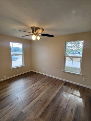 1650 Green Grove Dr, Corpus Christi, TX 78415