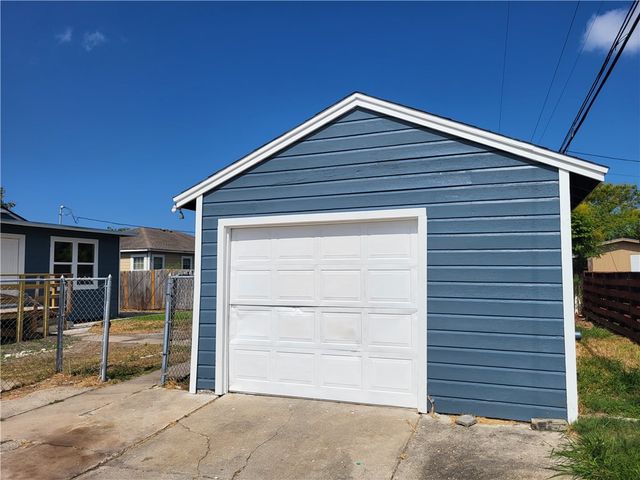 1650 Green Grove Dr, Corpus Christi, TX 78415