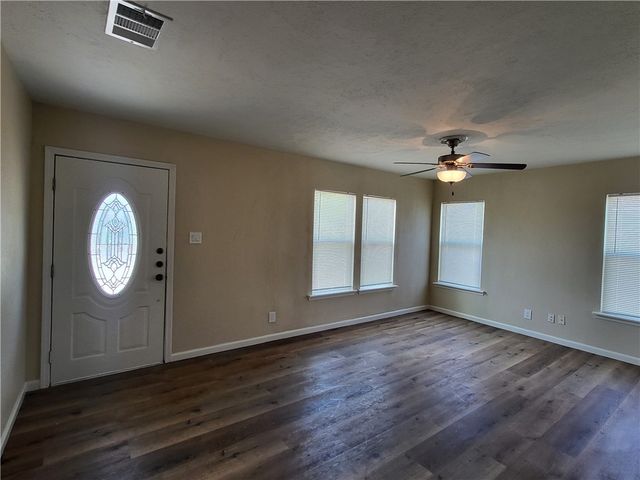 1650 Green Grove Dr, Corpus Christi, TX 78415
