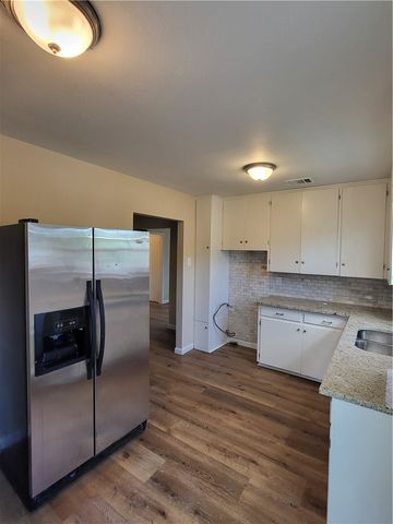 1650 Green Grove Dr, Corpus Christi, TX 78415