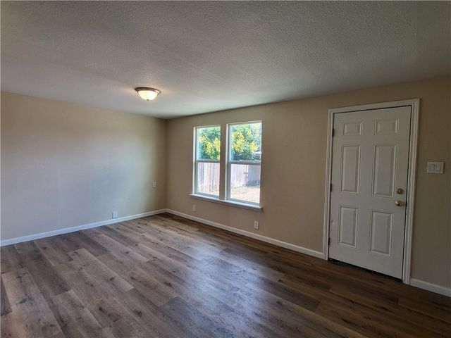 1650 Green Grove Dr, Corpus Christi, TX 78415