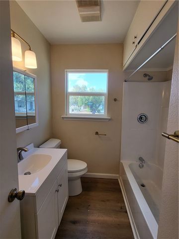 1650 Green Grove Dr, Corpus Christi, TX 78415