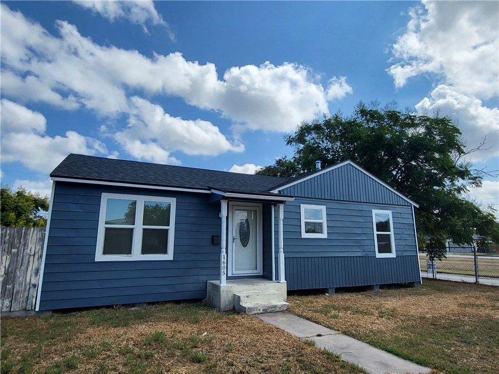 1650 Green Grove Dr, Corpus Christi, TX 78415