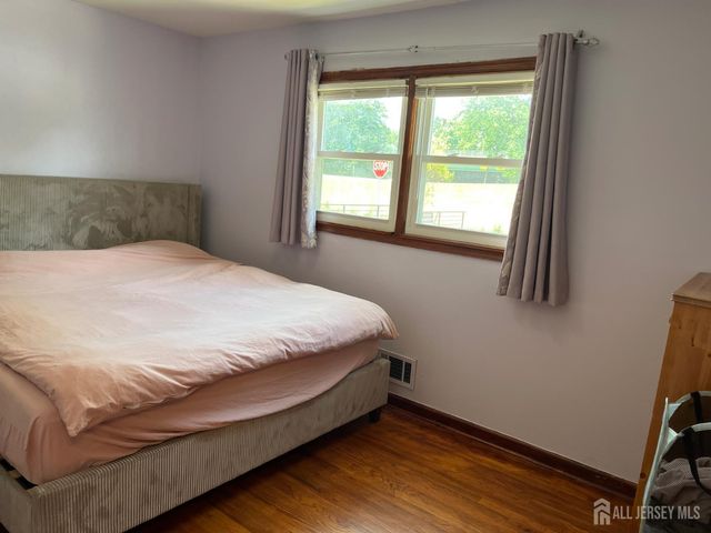 10 Travers Avenue, Edison, NJ 08817