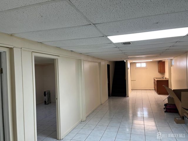 10 Travers Avenue, Edison, NJ 08817