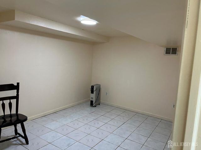 10 Travers Avenue, Edison, NJ 08817