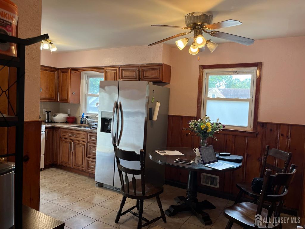 10 Travers Avenue, Edison, NJ 08817