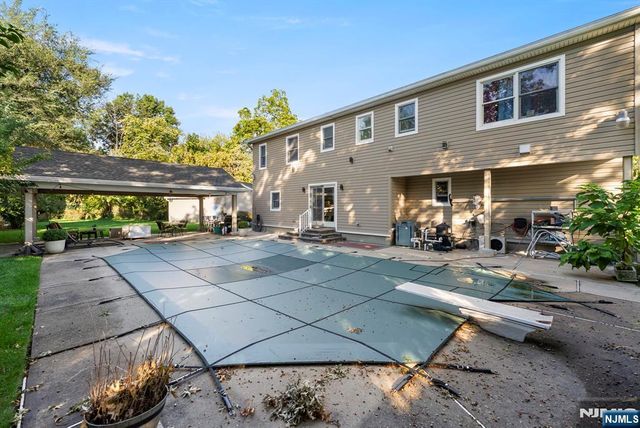 240 Palsa Avenue, Elmwood Park, NJ 07407
