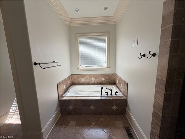 27 Carlson Terrace, Greensboro, NC 27410