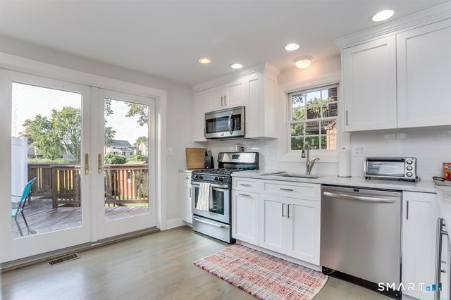 100 Gould Avenue, Fairfield, CT 06824