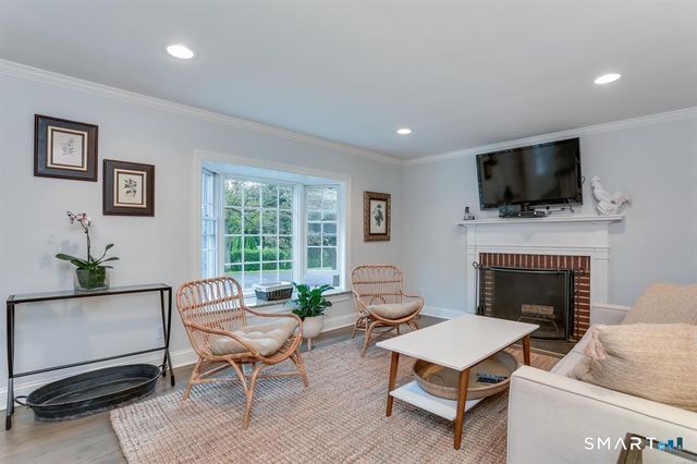 100 Gould Avenue, Fairfield, CT 06824