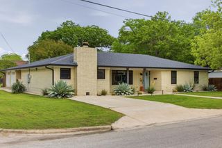 500 S Rio Grande ST, Lockhart, TX 78644