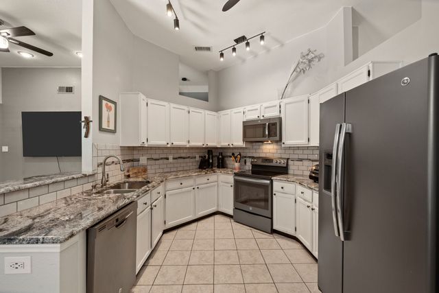 1646 Autumn Breeze Lane, Lewisville, TX 75077