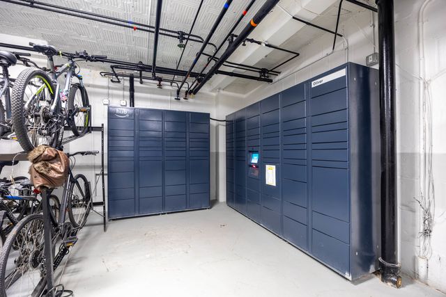 1140 N La Salle Drive 520, Chicago, IL 60610