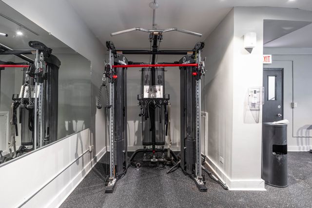 1140 N La Salle Drive 520, Chicago, IL 60610