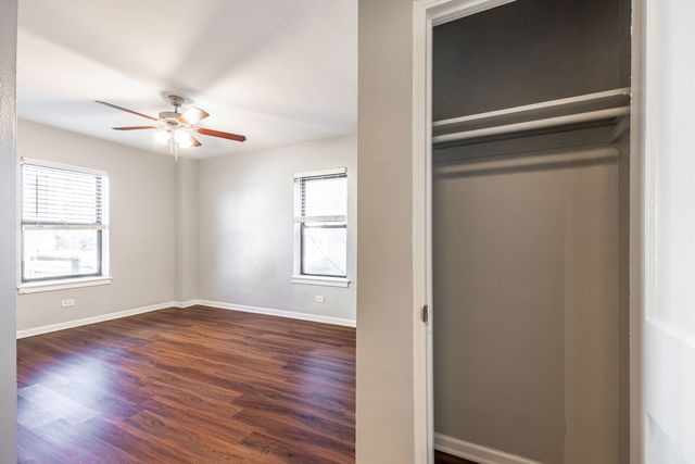 1140 N La Salle Drive 520, Chicago, IL 60610