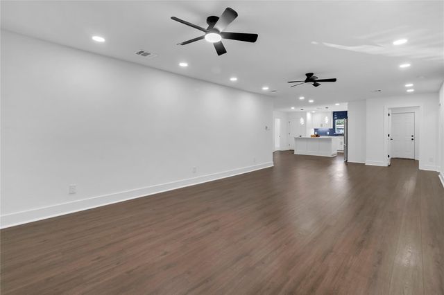 6207 Hirondel Street, Houston, TX 77087