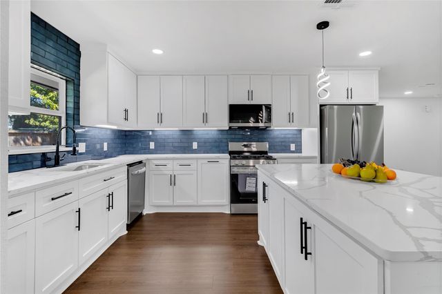 6207 Hirondel Street, Houston, TX 77087