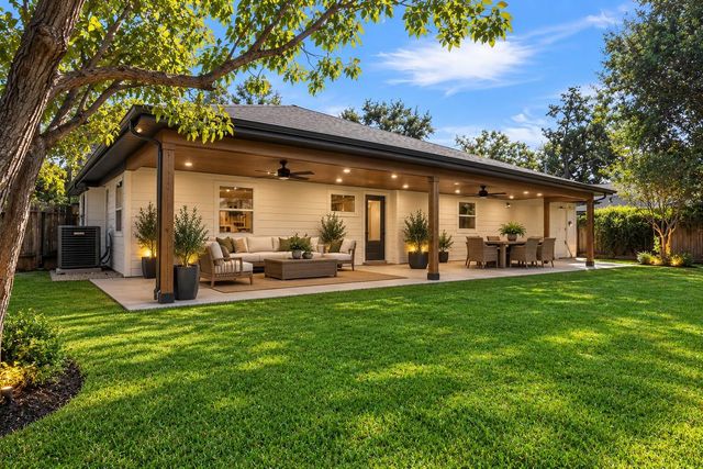6207 Hirondel Street, Houston, TX 77087