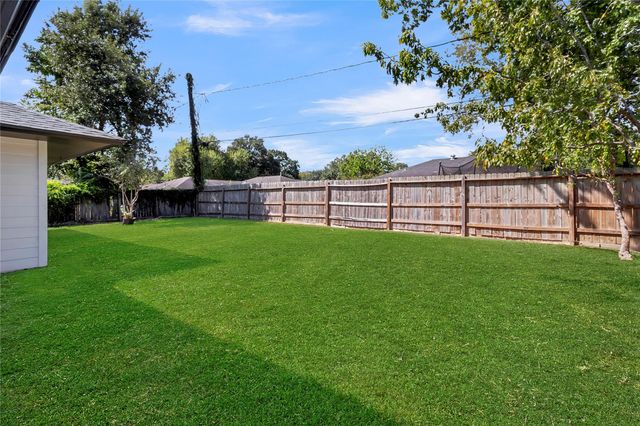 6207 Hirondel Street, Houston, TX 77087